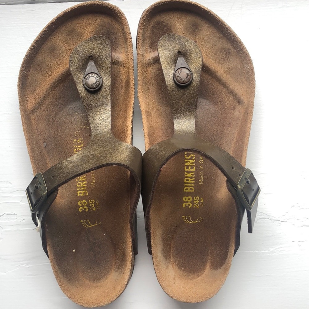 Birkenstock Gizeh Sandal in excellent condition